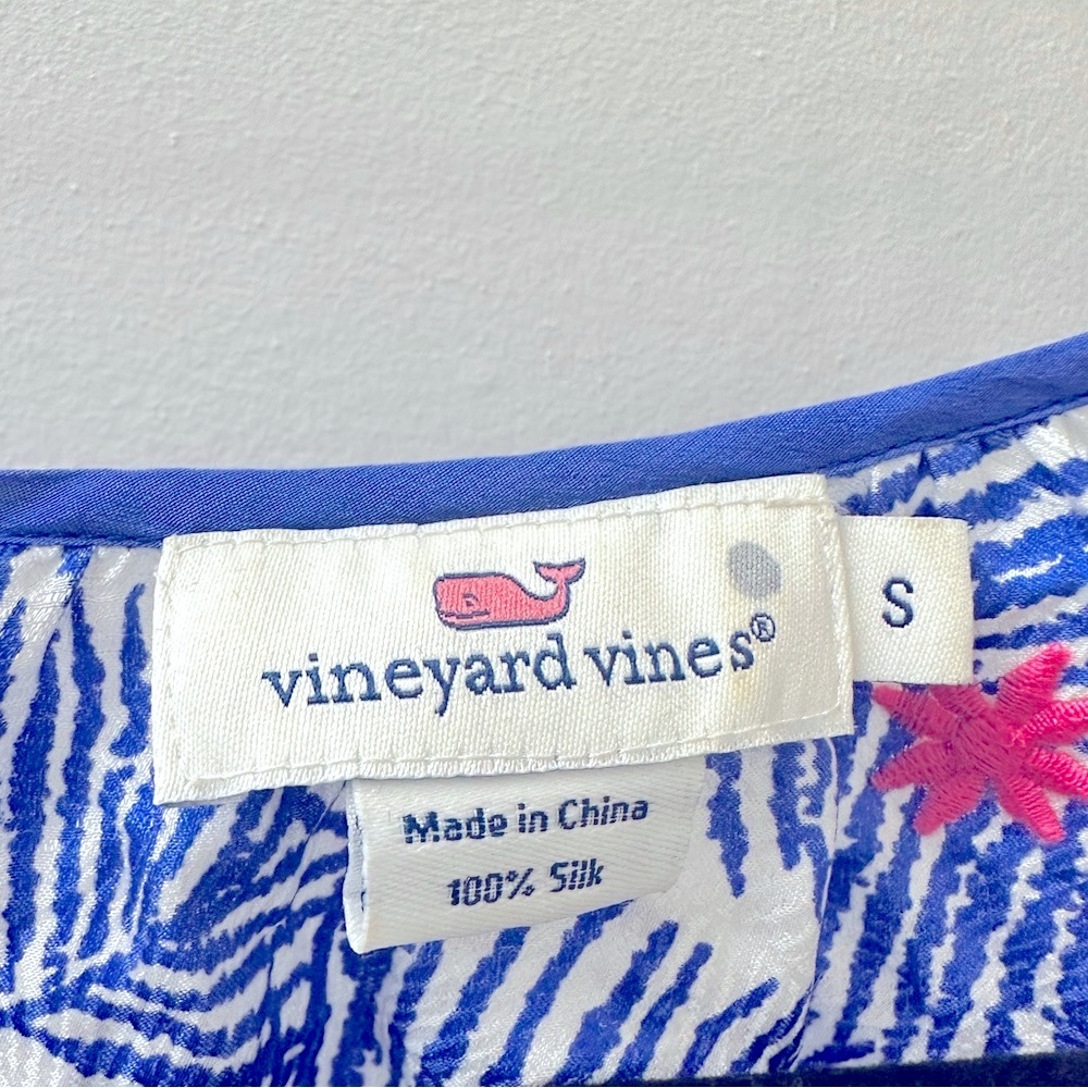 Women’s Vineyard Vines Silk Top - Picture 4 of 4